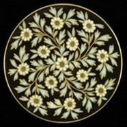 Daisy flower pattern on Chakri porcelain lined in gold with white petals